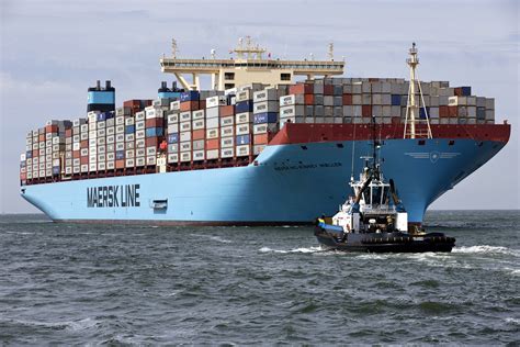 is maersk the biggest shipping company